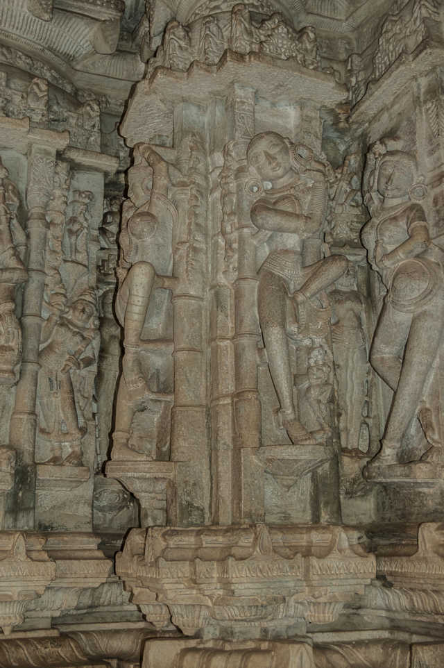 38 - India - Ranakpur - templo jainista de Chaumukha Mandir